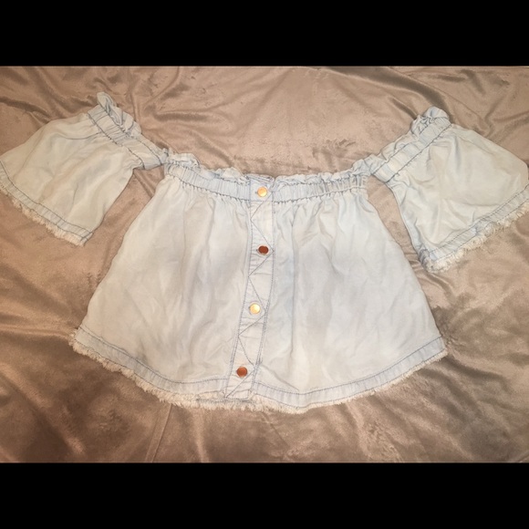 Shirts - Picture 4 of 8